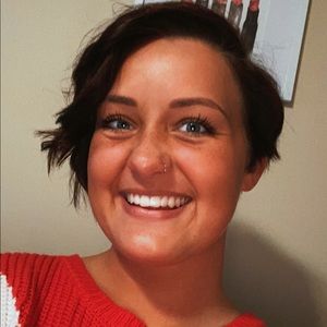 Meet your Posher, Claire